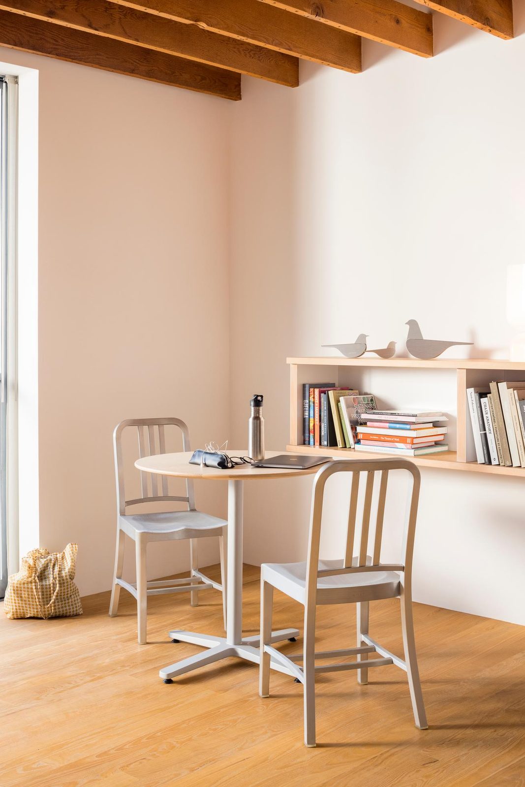 1006 Navy Chair by Emeco, detail