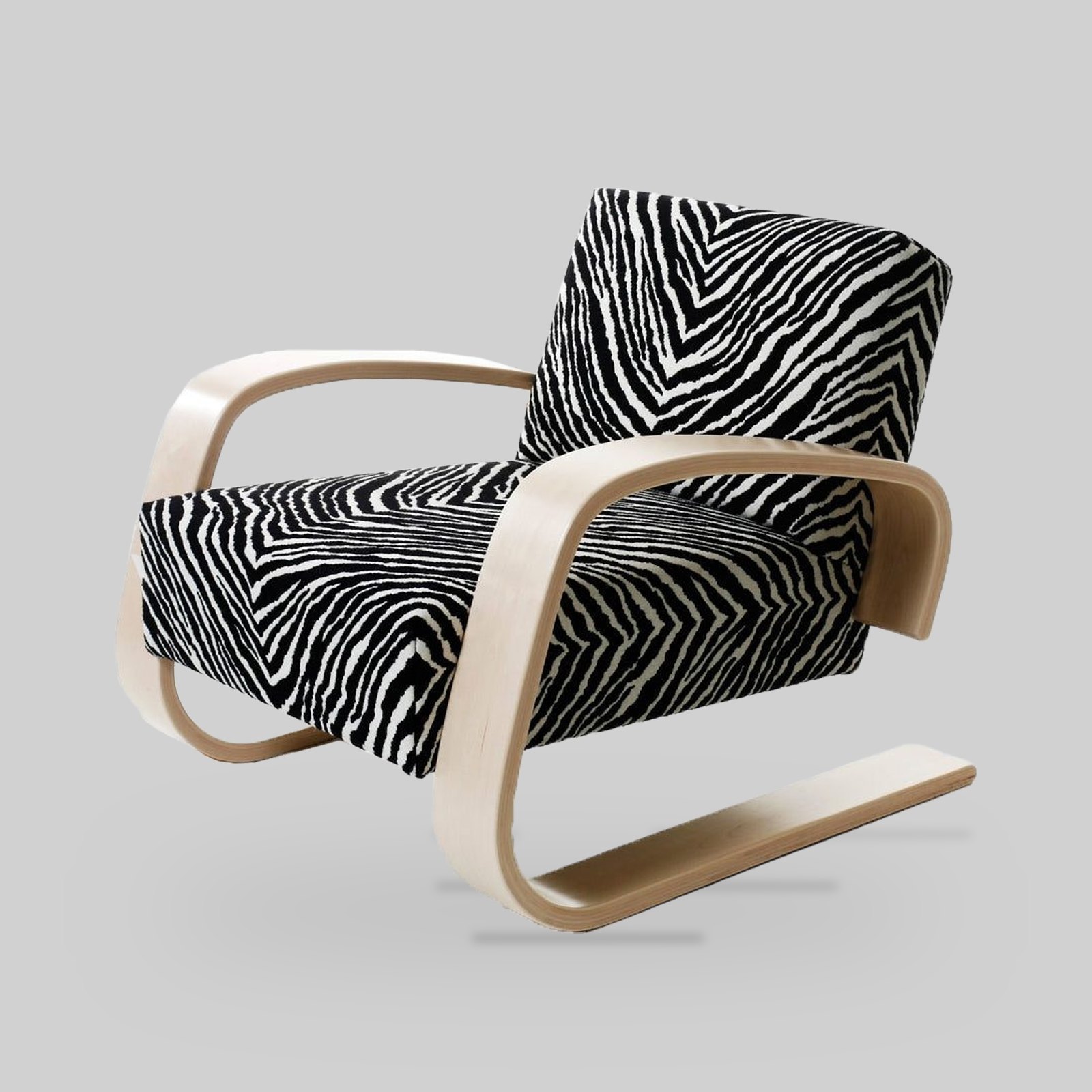 400 'Tank' Chair by Artek