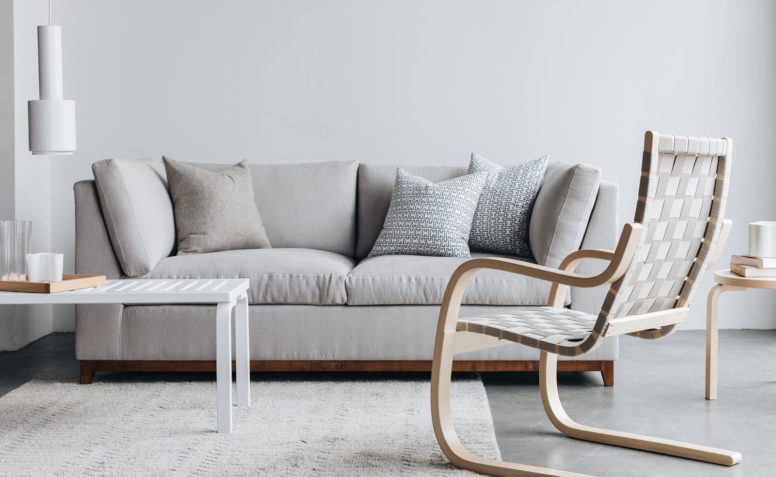 406 Chair by Artek, in situ