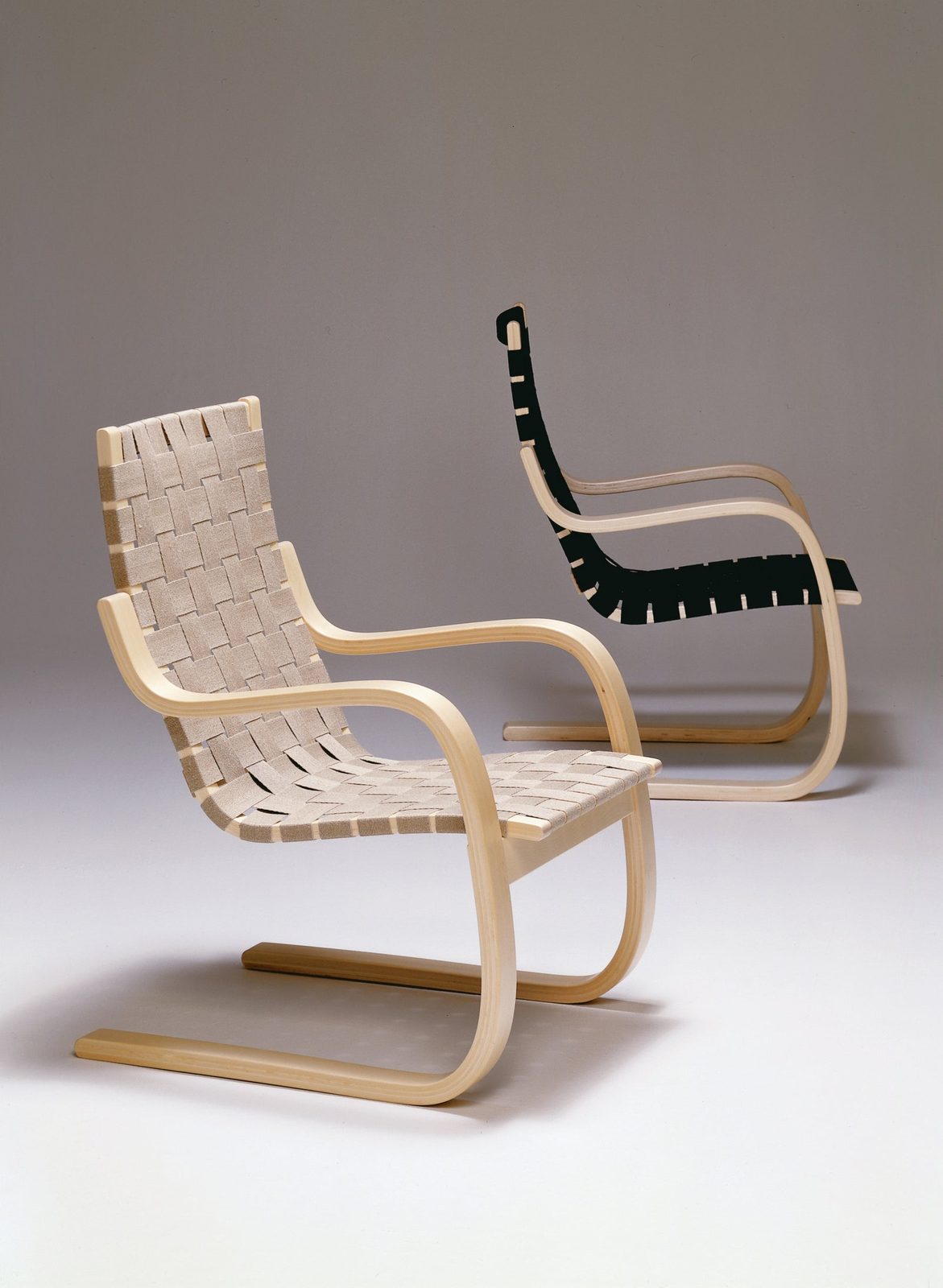 406 Chair by Artek, in situ