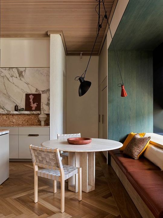 611 Chair by Artek, in situ