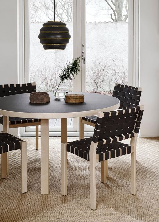 611 Chair by Artek, in situ, view 3
