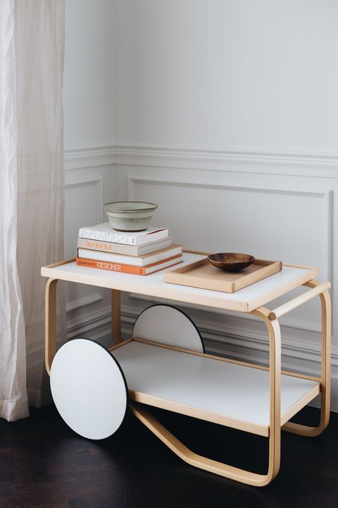 901 Tea Trolley by Artek, in situ