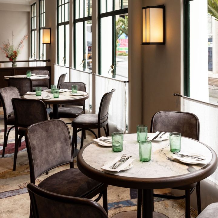 Hoffmann Chair by Thonet, in situ, view 3