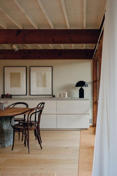No. B9 Le Corbusier Armchair With Hoop by Thonet, in situ, view 4