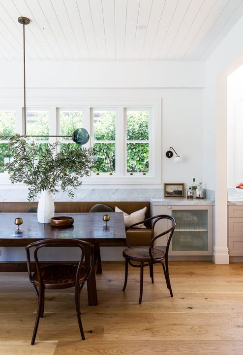 No. B9 Le Corbusier Armchair With Hoop by Thonet, in situ, view 5