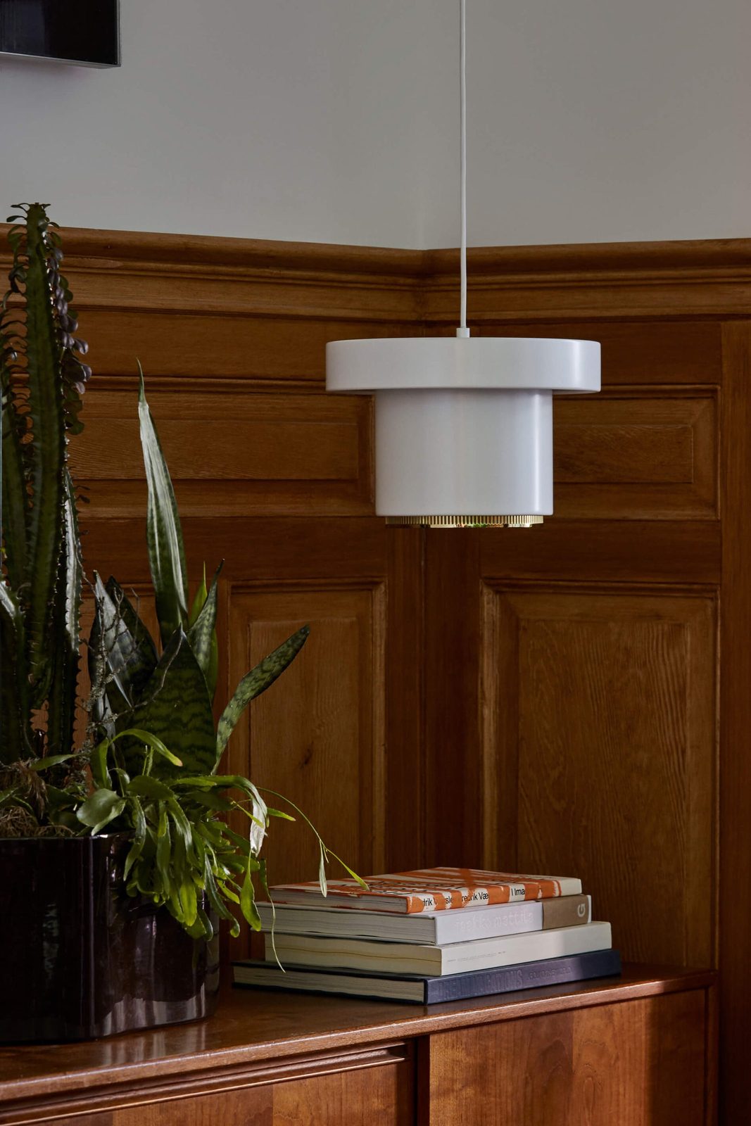 Pendant Light A201 by Artek, detail