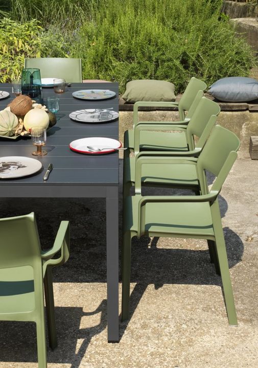 Rio Alu 140/210 Extendable Table by Nardi, in situ, view 6