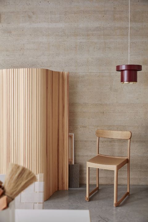 Screen 100 by Artek, in situ, view 4