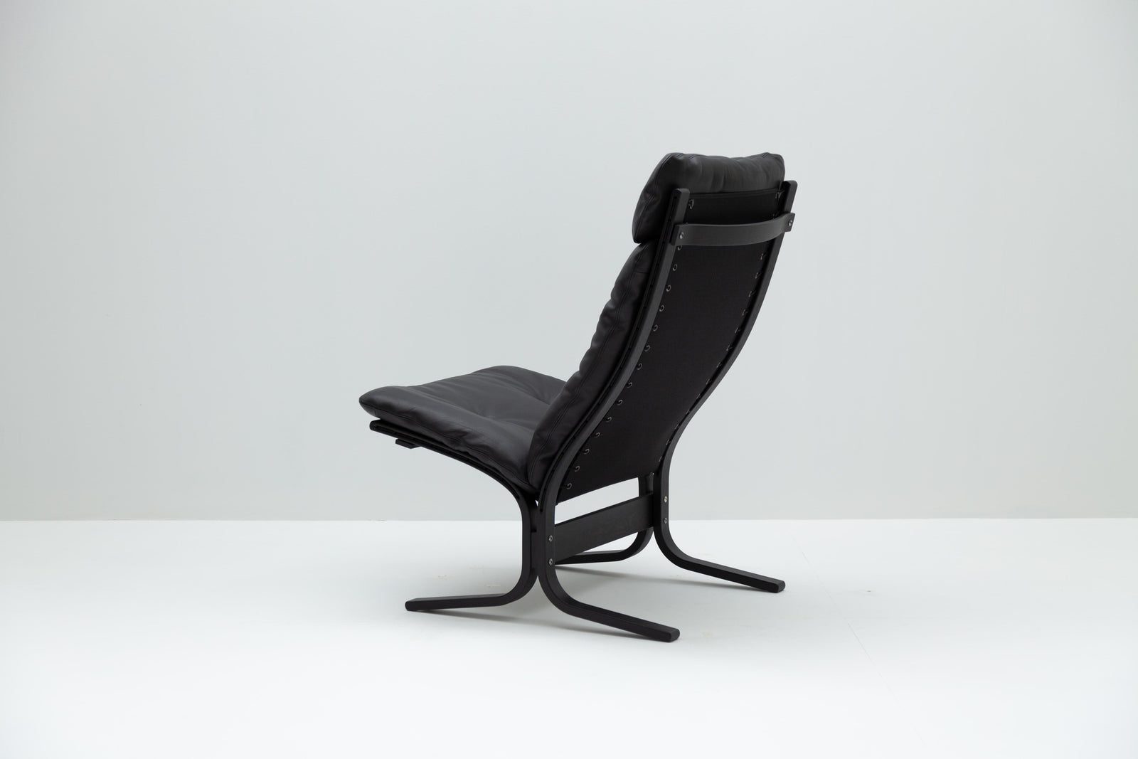 Siesta 300 Classic Chair High Back by LK Hjelle, detail