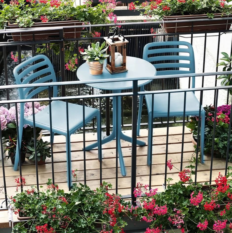 Spritz Table by Nardi, in situ